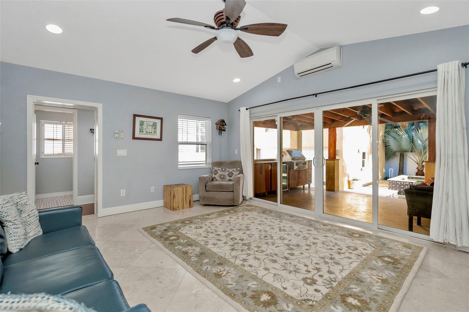 DAVIS ISLANDS PB10 PG52 TO 57 - Residential