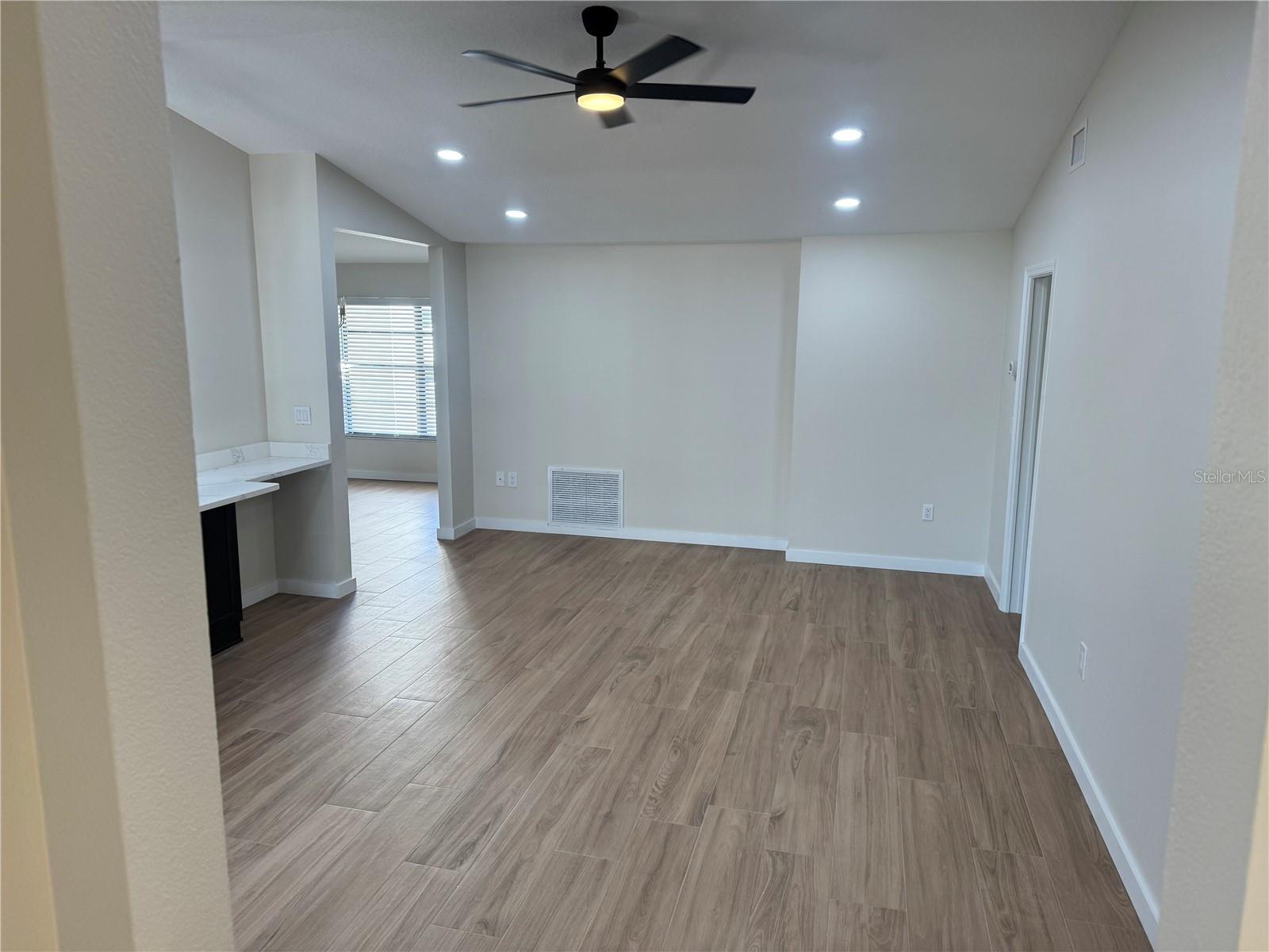 FALCON RIDGE - Residential