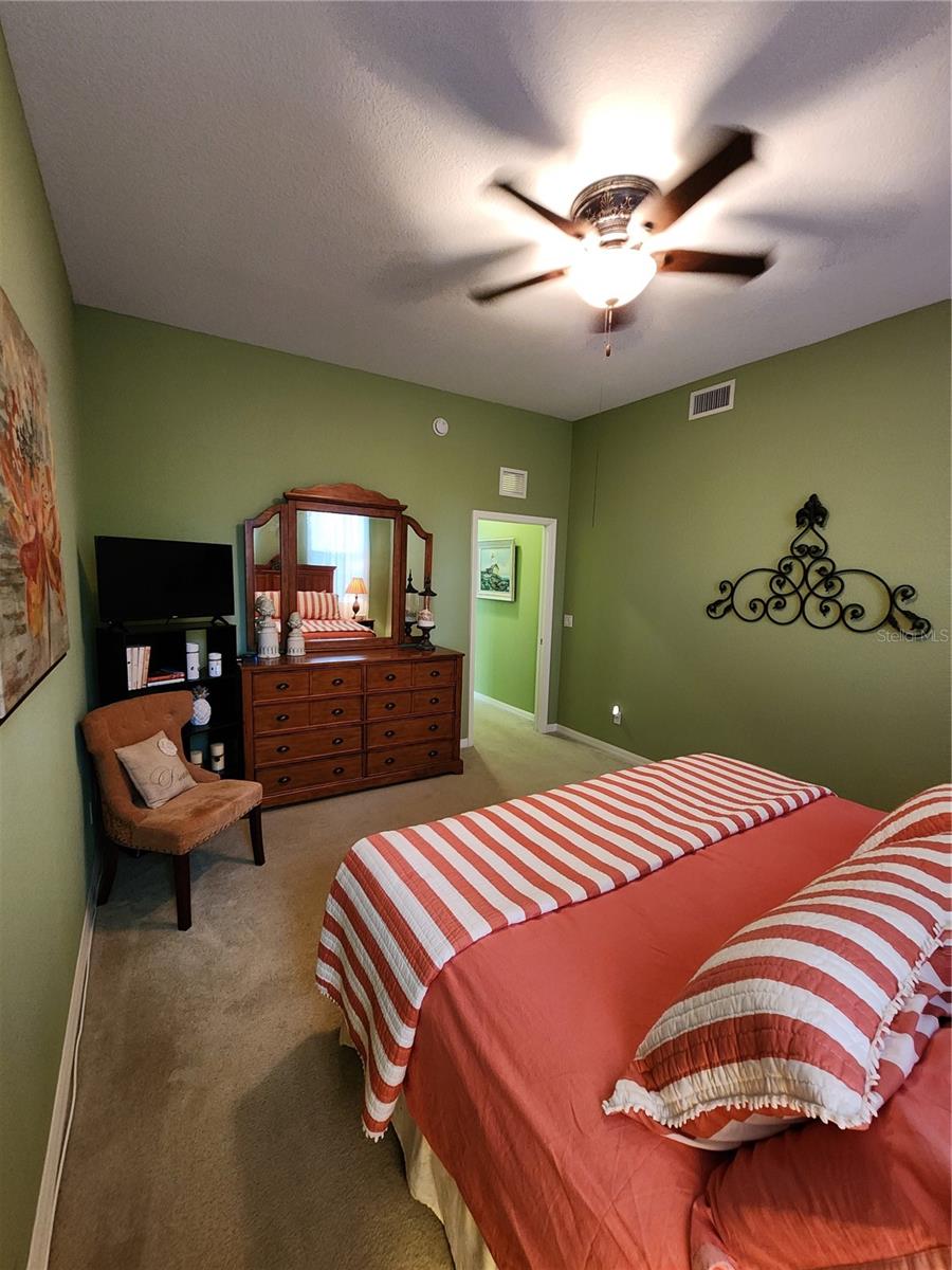 RAVINIA - Residential Lease