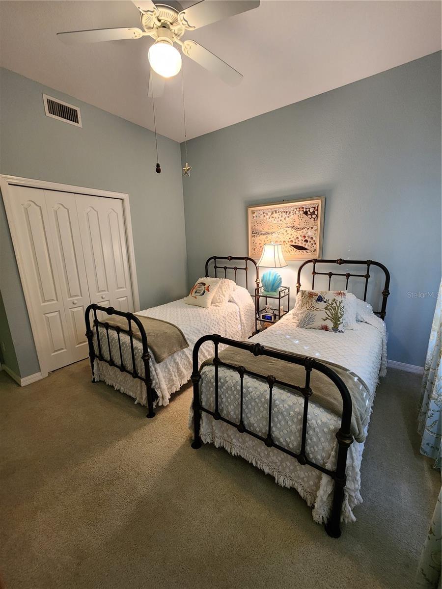 RAVINIA - Residential Lease