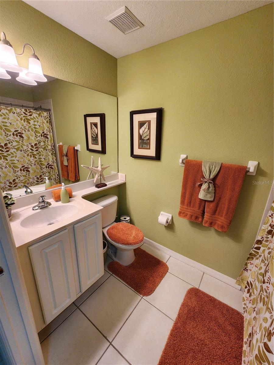 RAVINIA - Residential Lease
