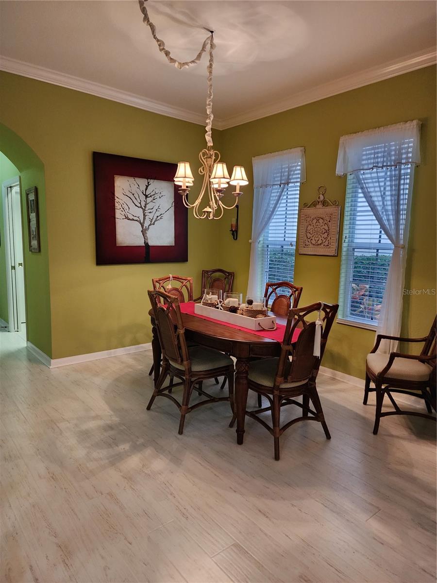 RAVINIA - Residential Lease
