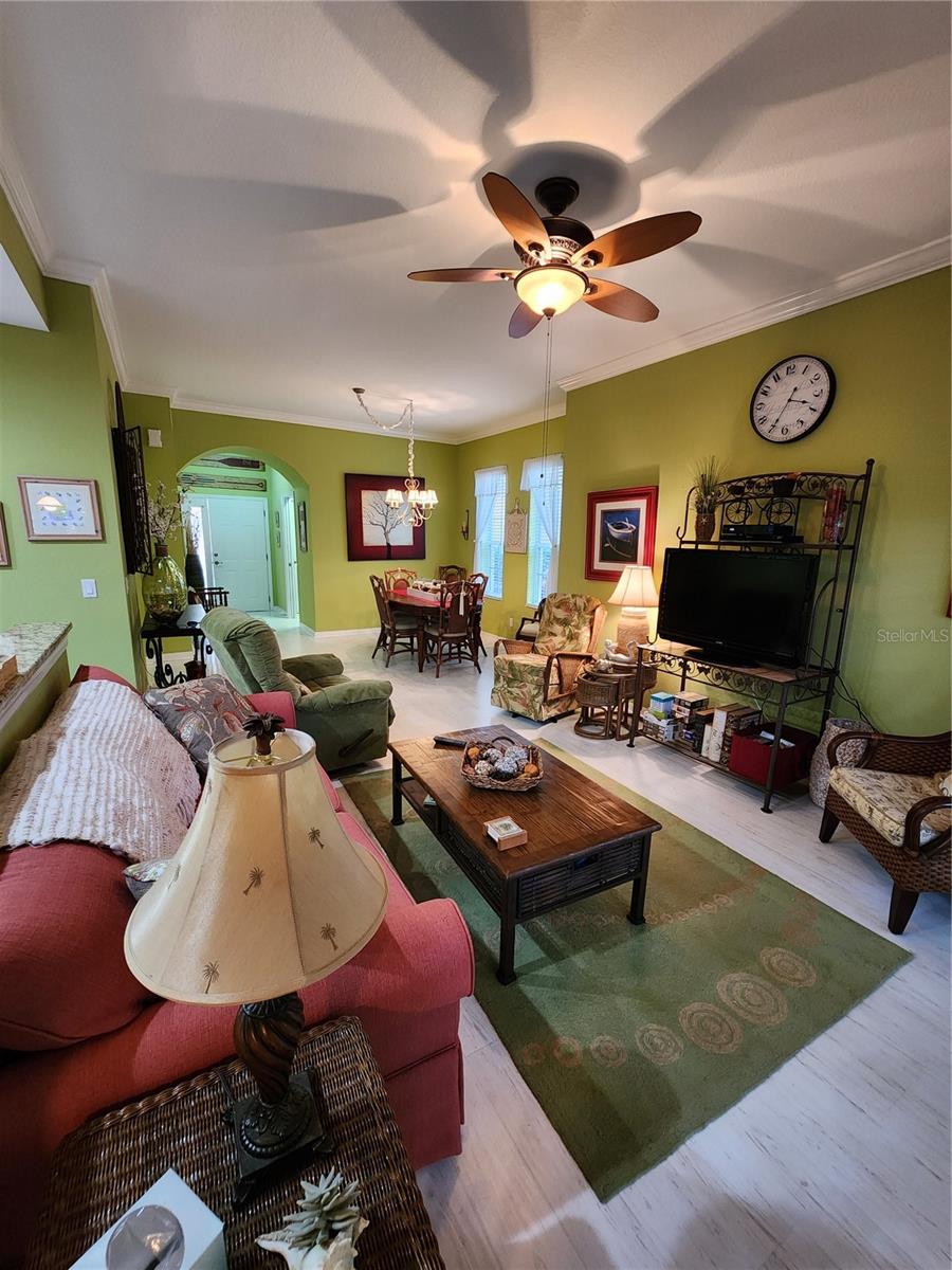 RAVINIA - Residential Lease