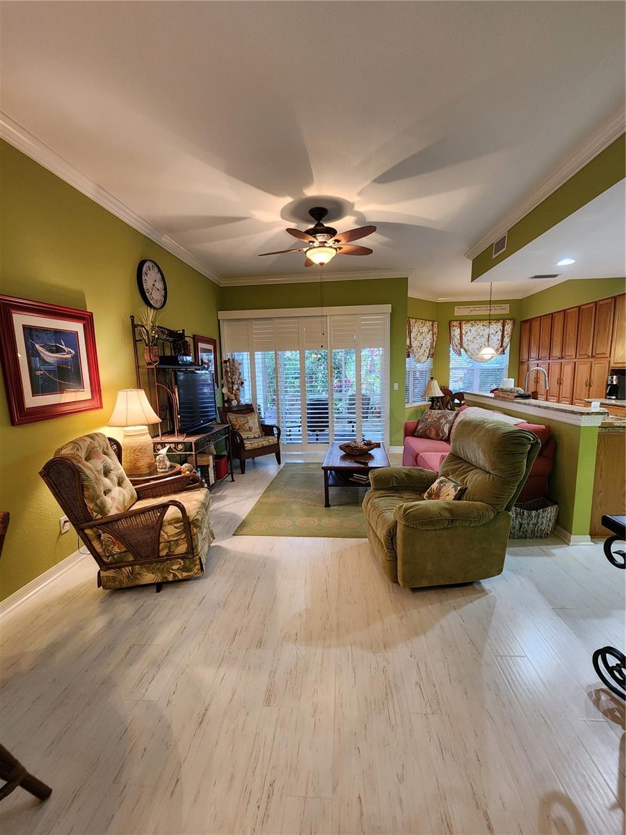 RAVINIA - Residential Lease