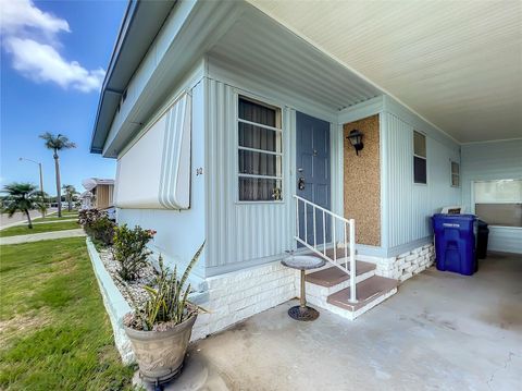 A home in PALMETTO