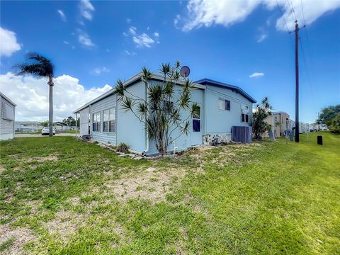 A home in PALMETTO