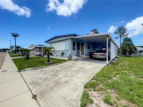 A home in PALMETTO