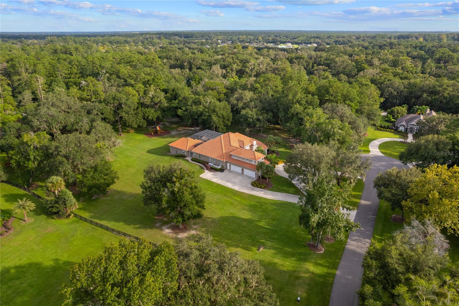 COUNTRY CLUB FARMS A HAMLET - Residential