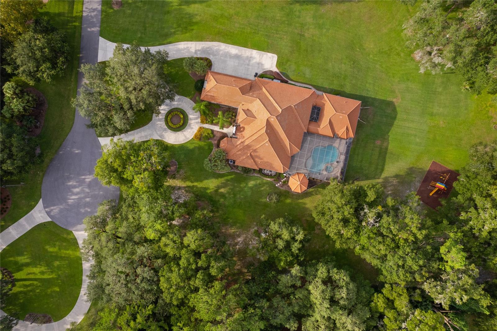 COUNTRY CLUB FARMS A HAMLET - Residential