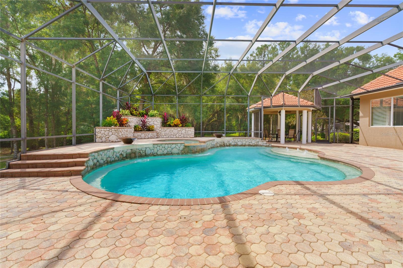 COUNTRY CLUB FARMS A HAMLET - Residential