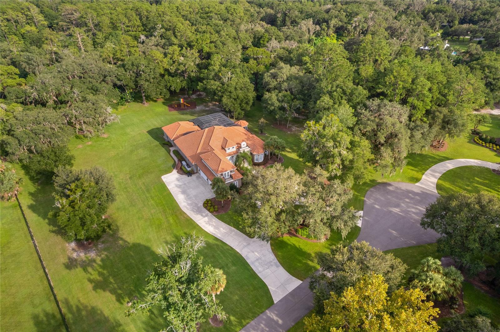 COUNTRY CLUB FARMS A HAMLET - Residential