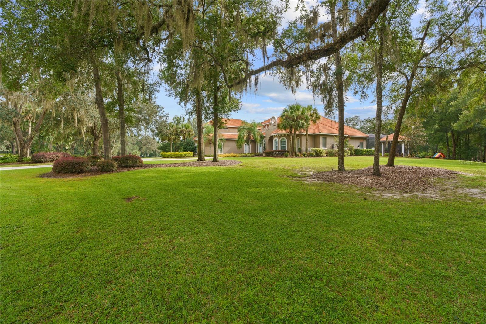 COUNTRY CLUB FARMS A HAMLET - Residential