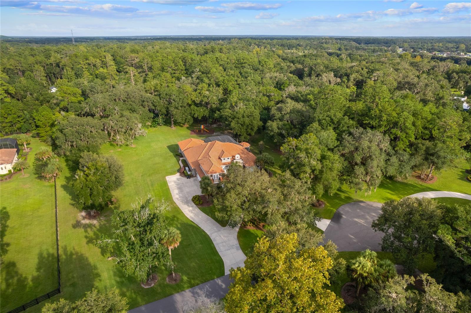 COUNTRY CLUB FARMS A HAMLET - Residential