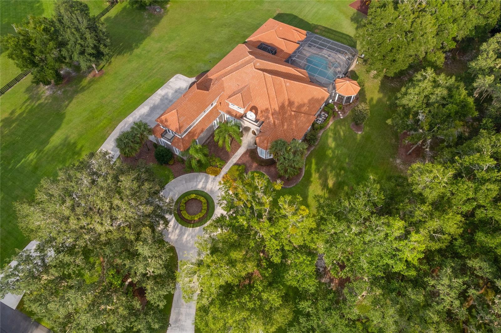 COUNTRY CLUB FARMS A HAMLET - Residential