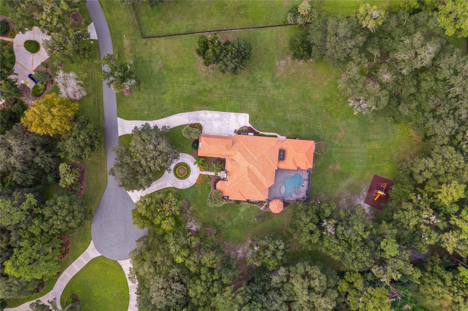 COUNTRY CLUB FARMS A HAMLET - Residential