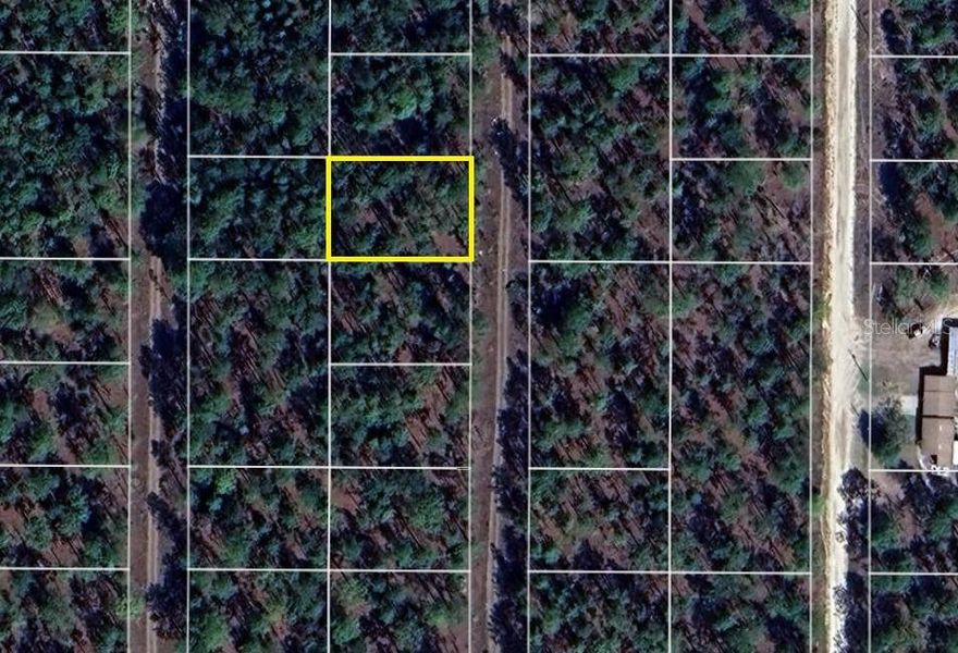 Vacant lot, come build your dream home!