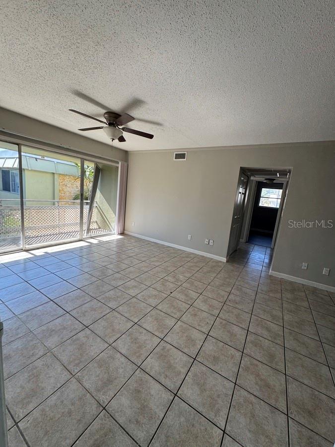 PALMLEE PARK - Residential Lease