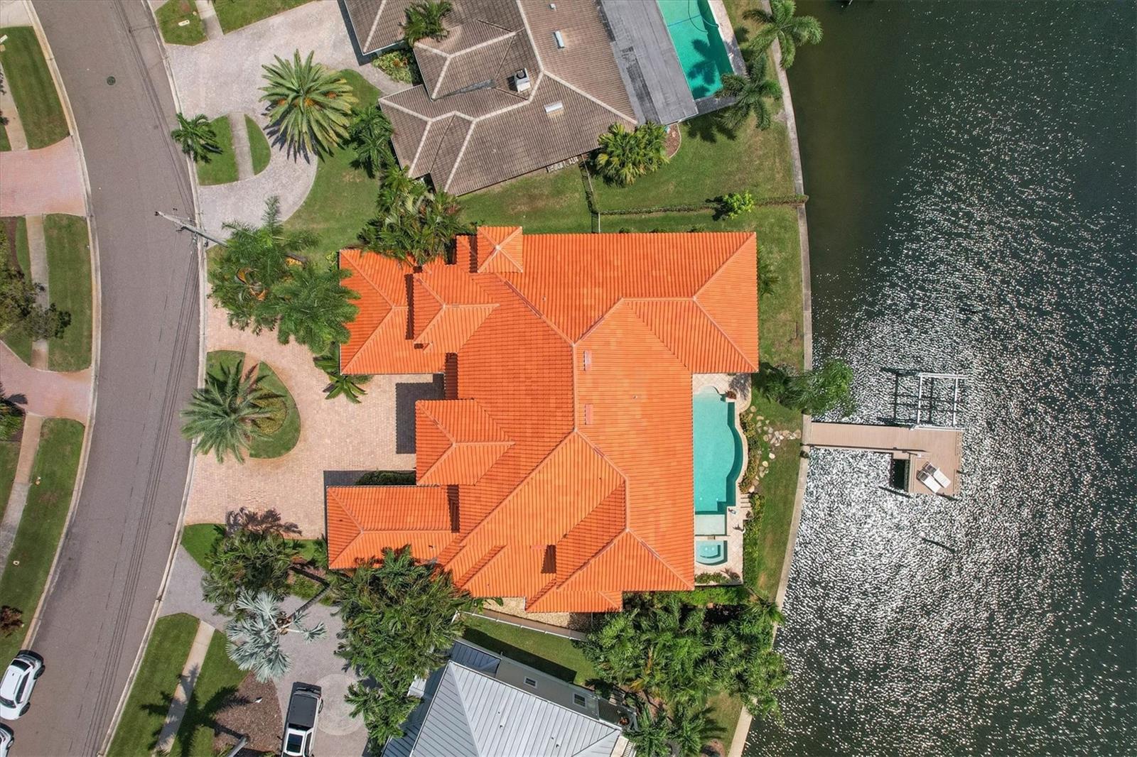 1097 EDEN ISLE DRIVE NE