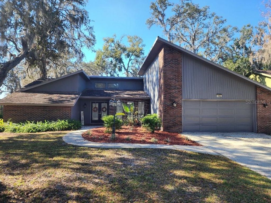 Photo of 34386 Whispering Oaks Boulevard, Dade City, FL 33523 (MLS # TB8444253)
