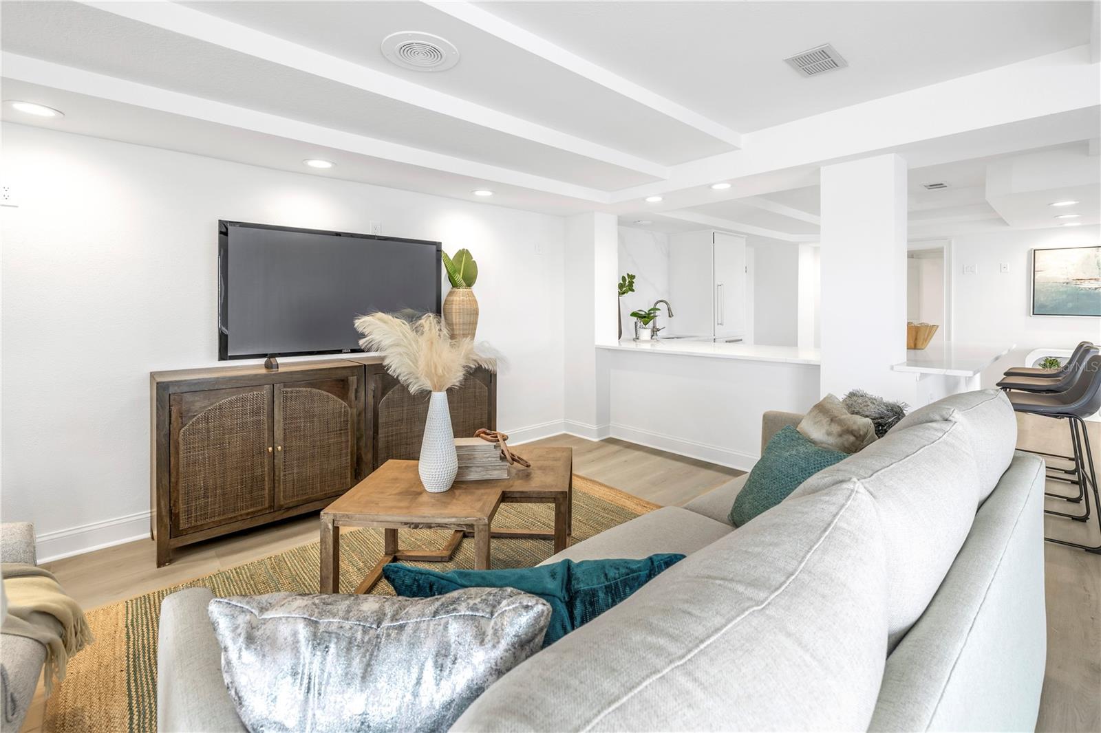 THREE PALMS POINT UNIT TEN - Residential