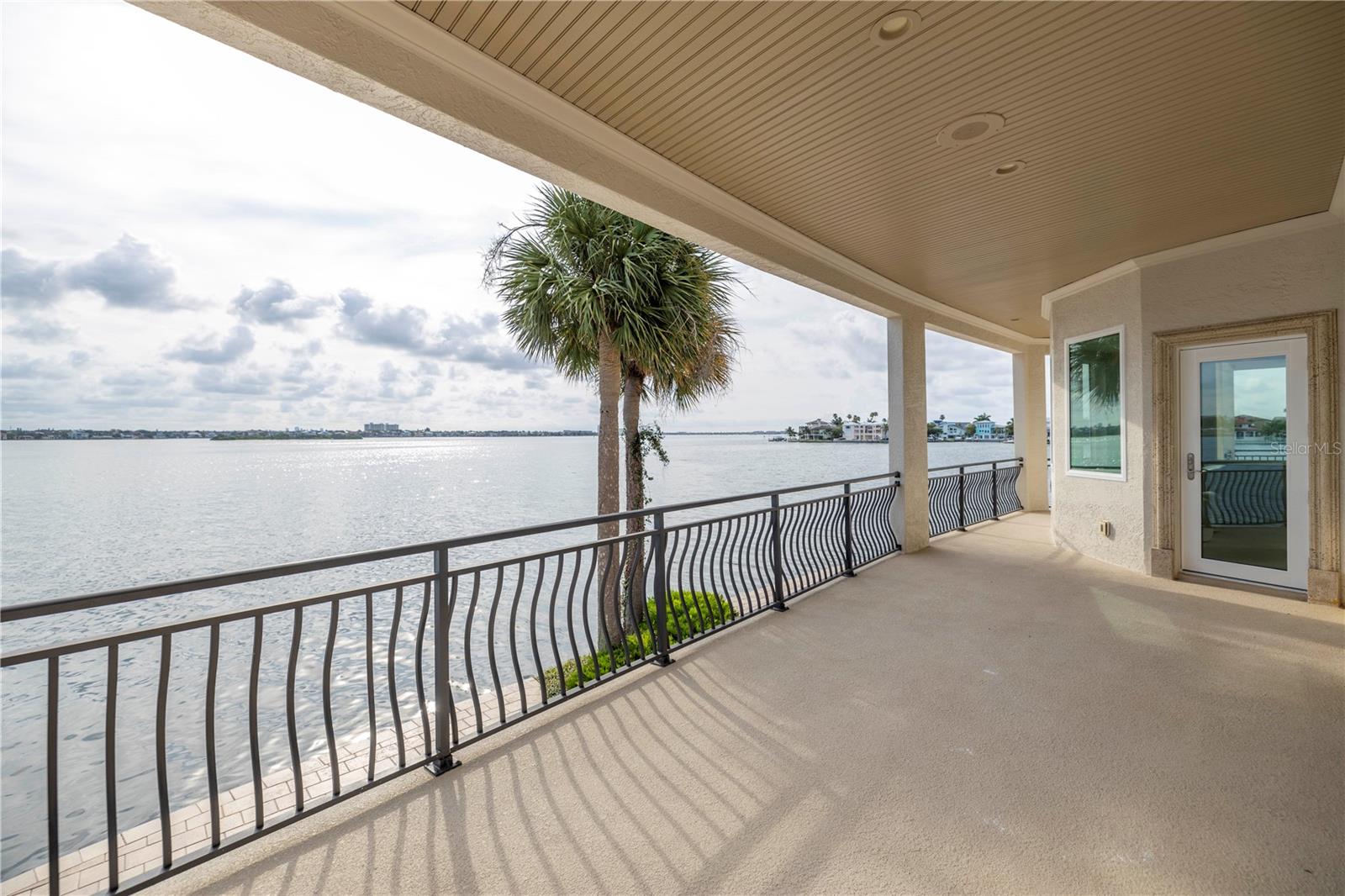 THREE PALMS POINT UNIT TEN - Residential