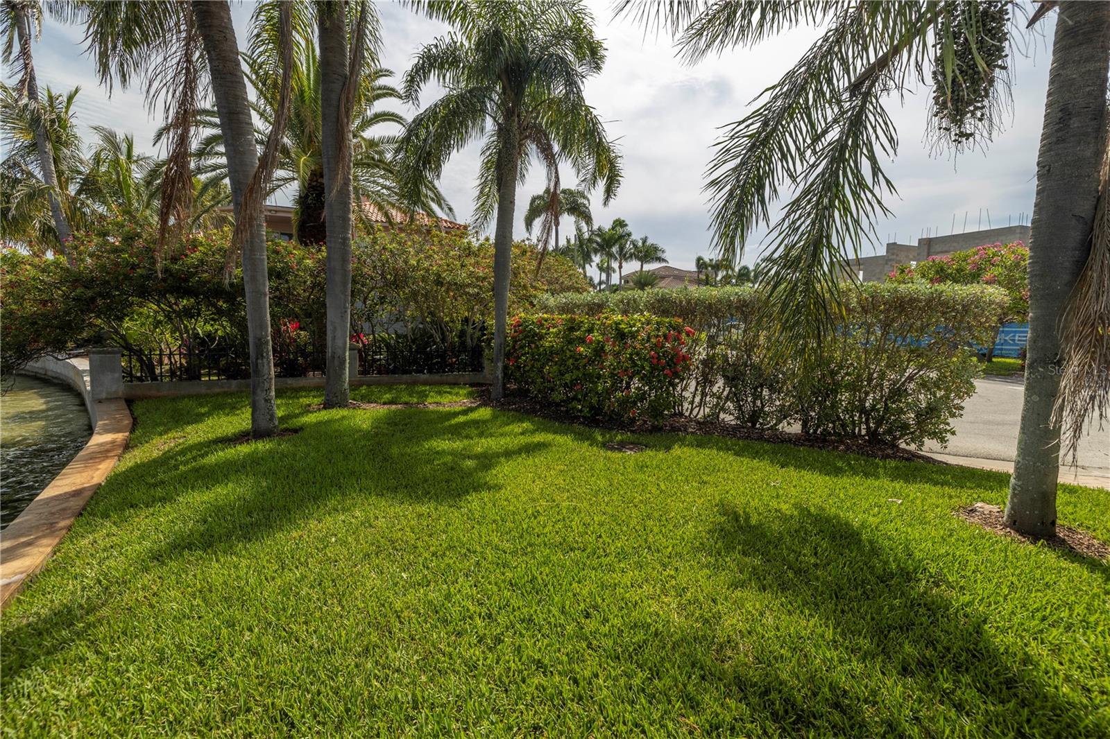 THREE PALMS POINT UNIT TEN - Residential