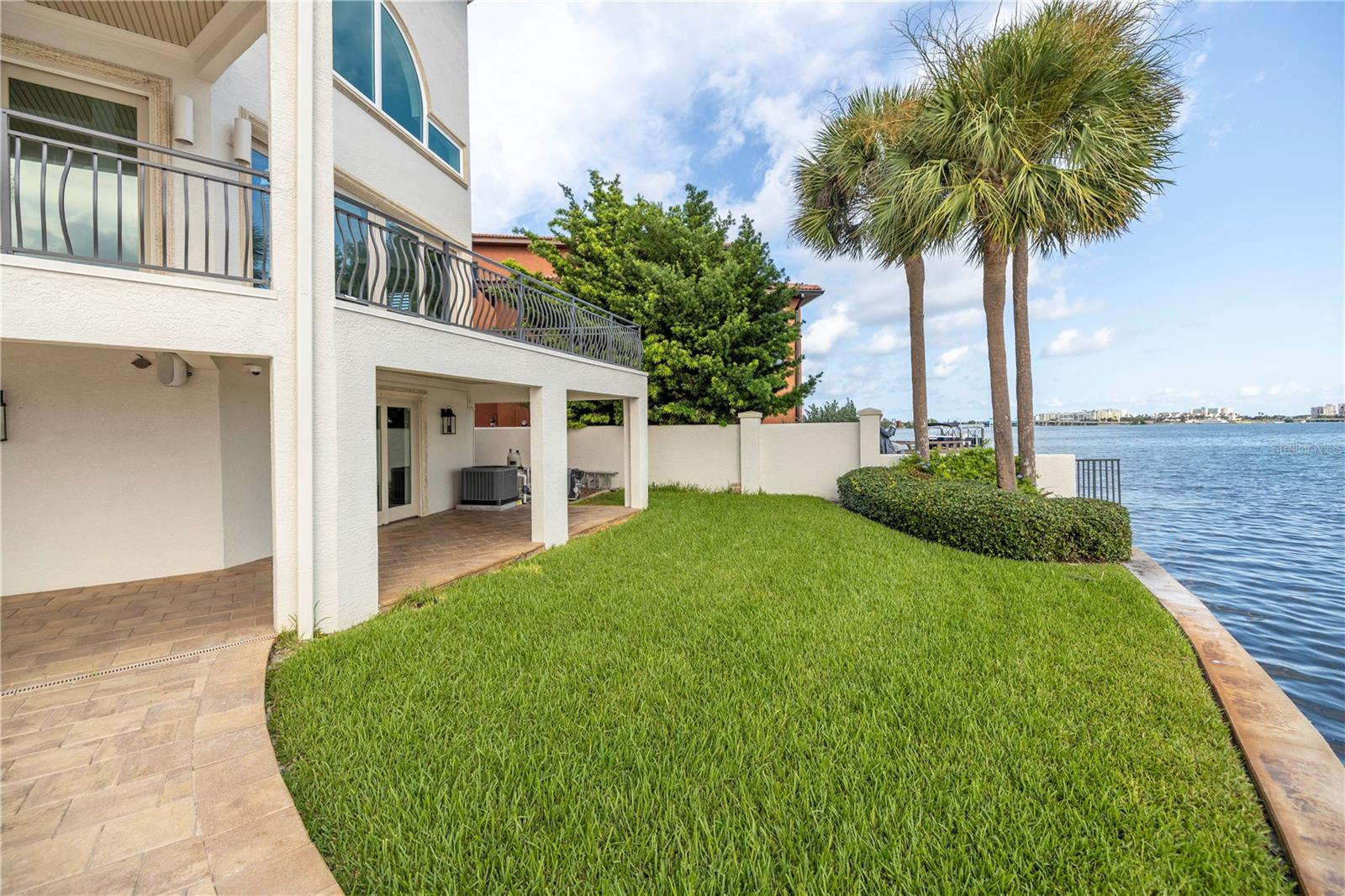 THREE PALMS POINT UNIT TEN - Residential