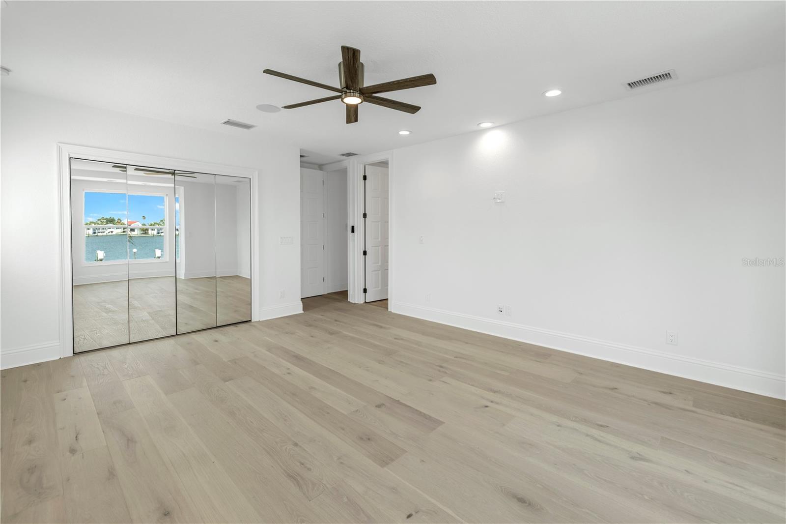 THREE PALMS POINT UNIT TEN - Residential