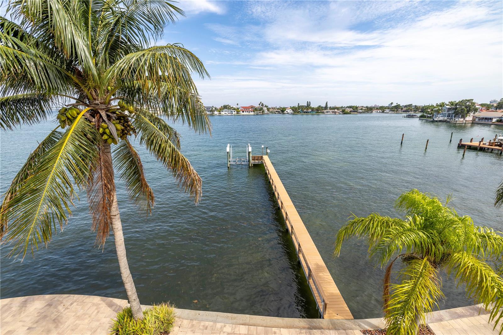 THREE PALMS POINT UNIT TEN - Residential