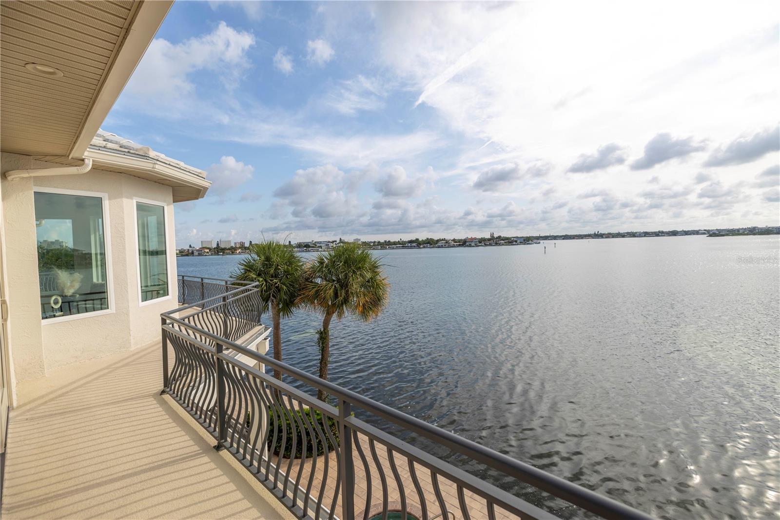 THREE PALMS POINT UNIT TEN - Residential