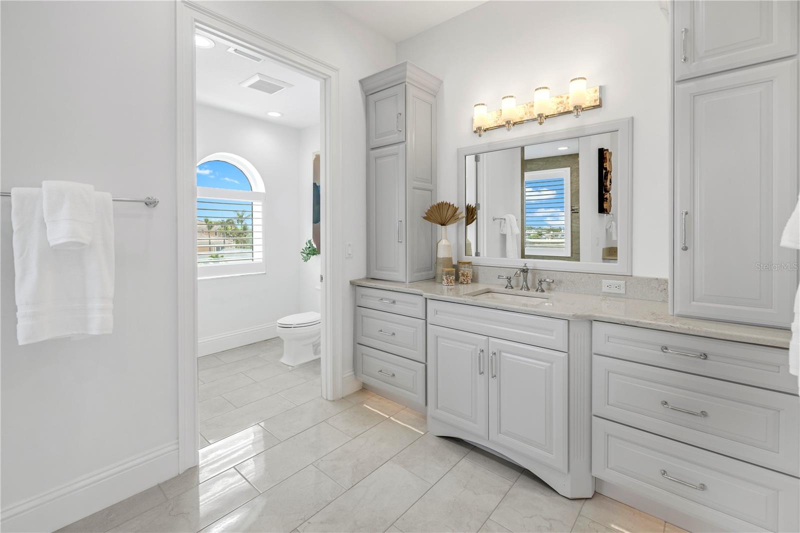 THREE PALMS POINT UNIT TEN - Residential