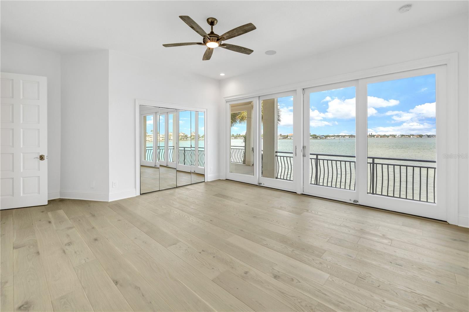 THREE PALMS POINT UNIT TEN - Residential