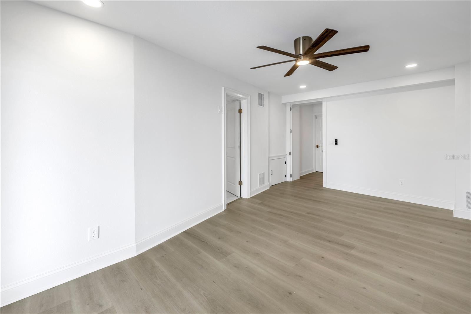 THREE PALMS POINT UNIT TEN - Residential