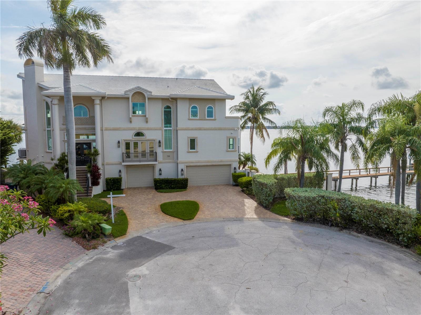 THREE PALMS POINT UNIT TEN - Residential