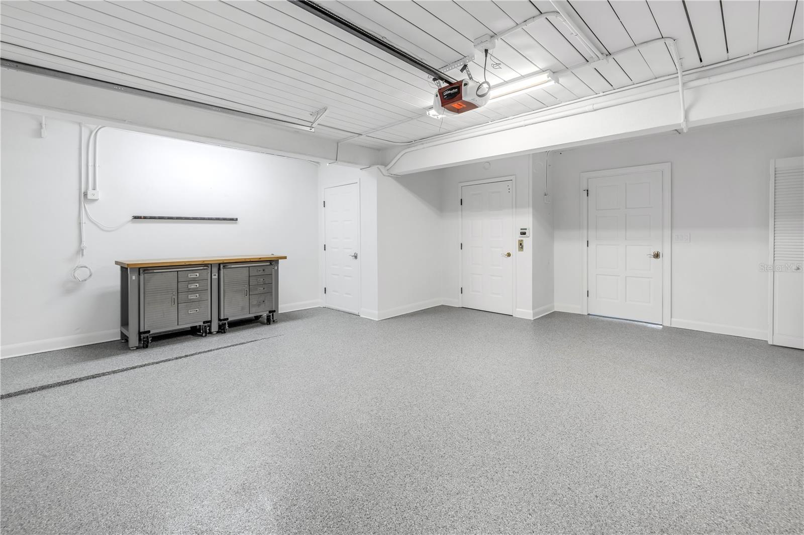 THREE PALMS POINT UNIT TEN - Residential