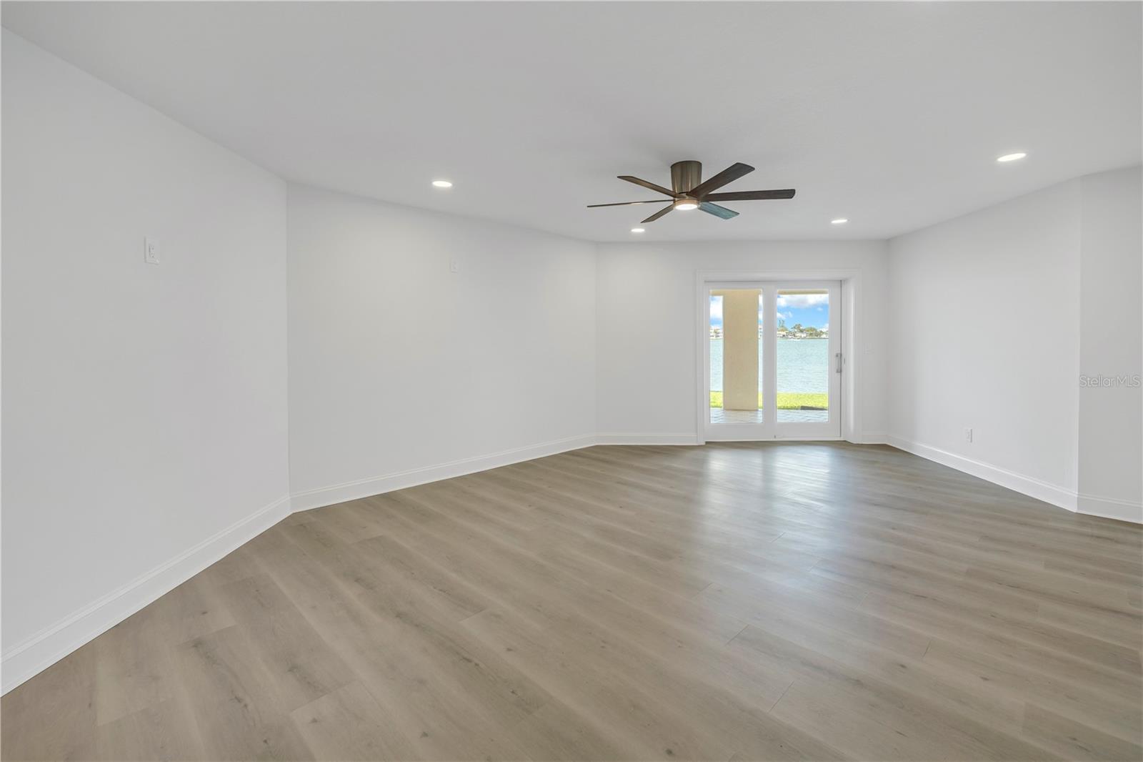 THREE PALMS POINT UNIT TEN - Residential