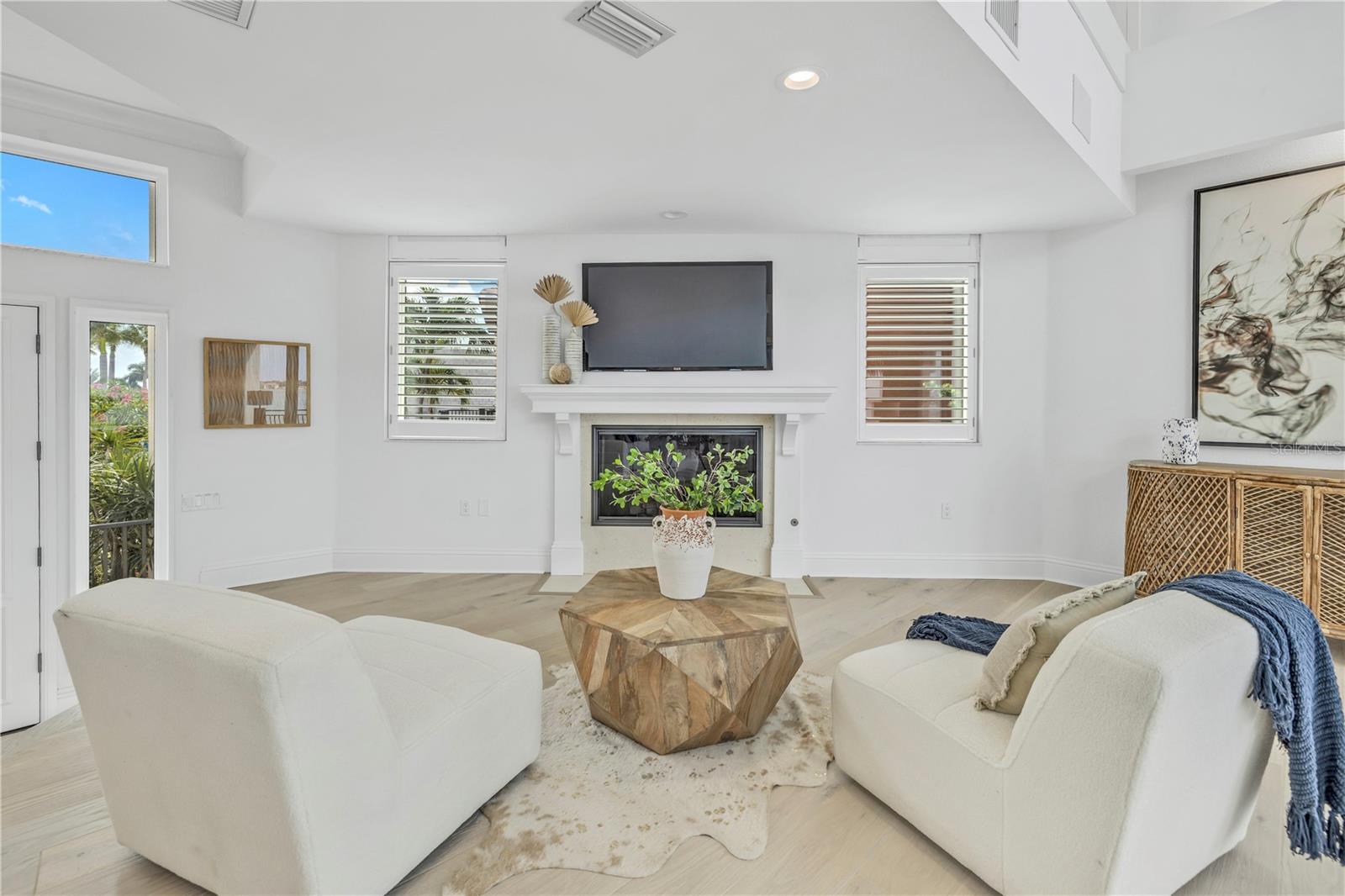 THREE PALMS POINT UNIT TEN - Residential