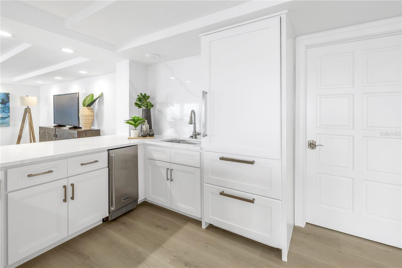 THREE PALMS POINT UNIT TEN - Residential