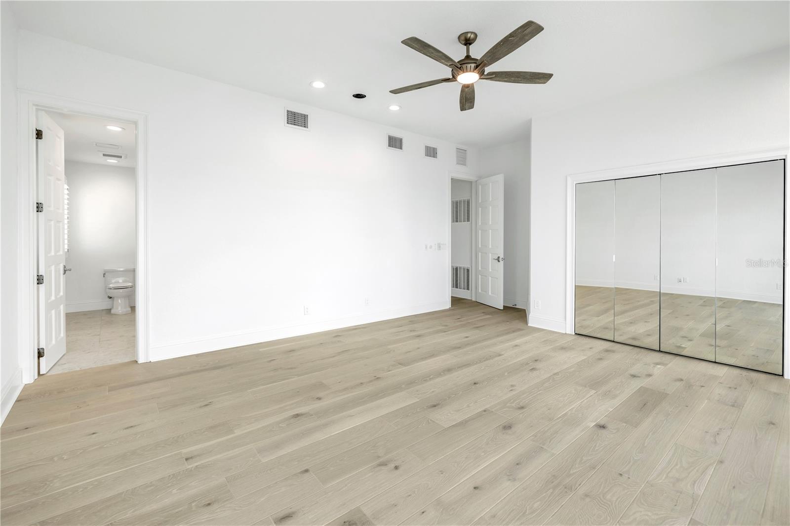 THREE PALMS POINT UNIT TEN - Residential