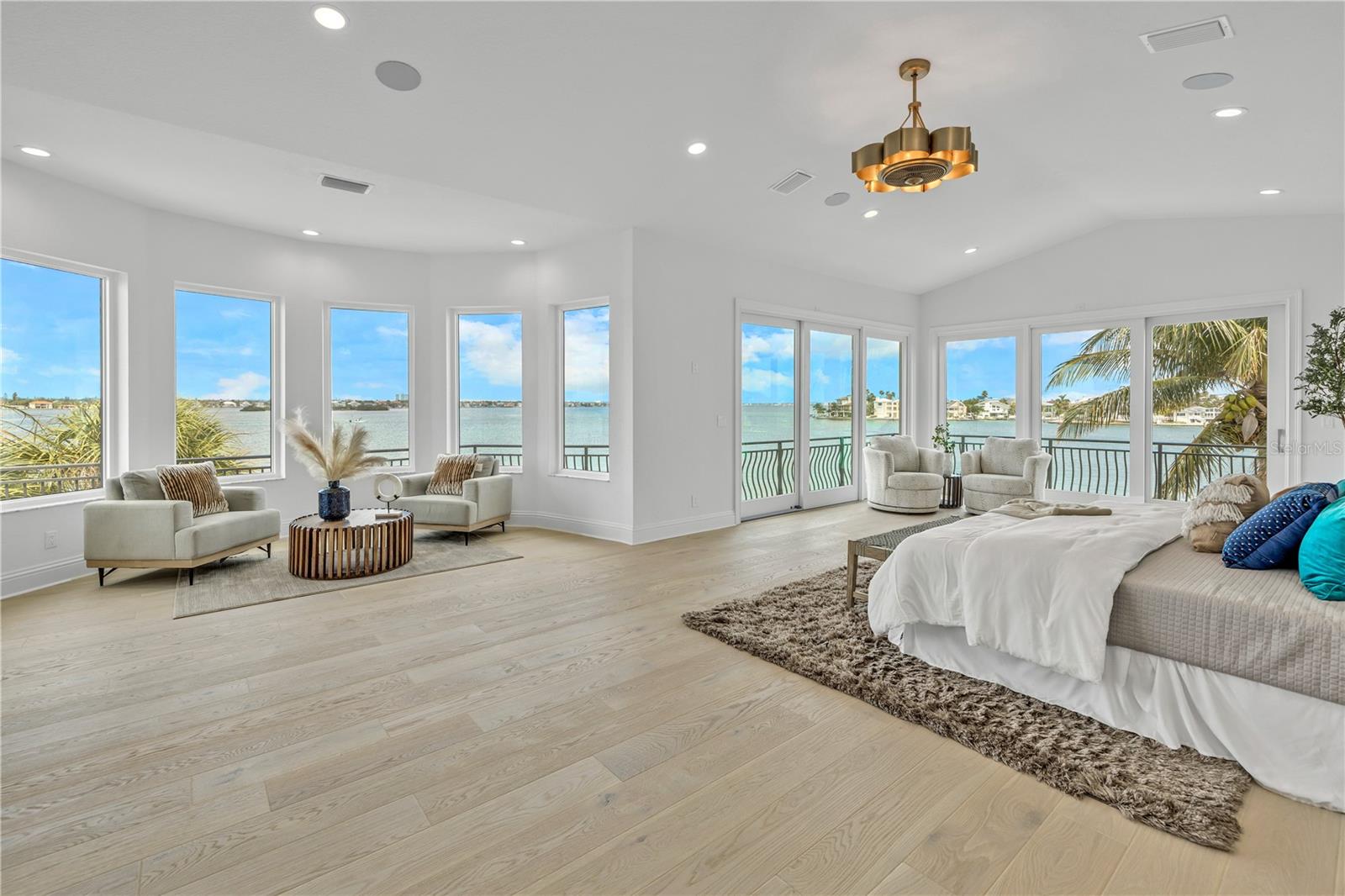 THREE PALMS POINT UNIT TEN - Residential