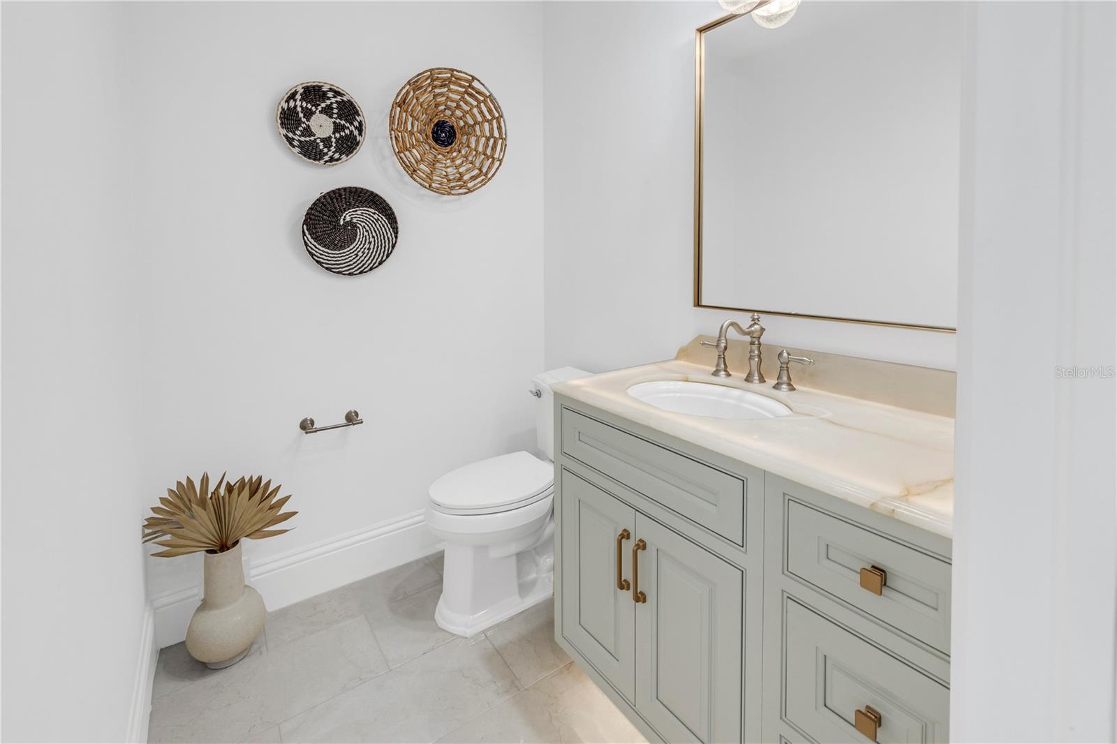 THREE PALMS POINT UNIT TEN - Residential