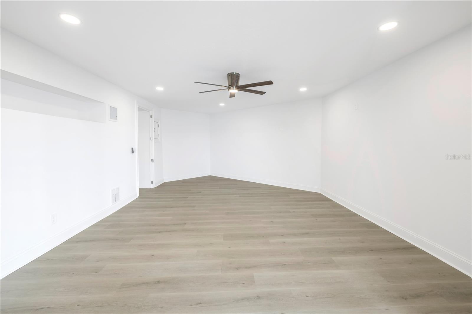 THREE PALMS POINT UNIT TEN - Residential