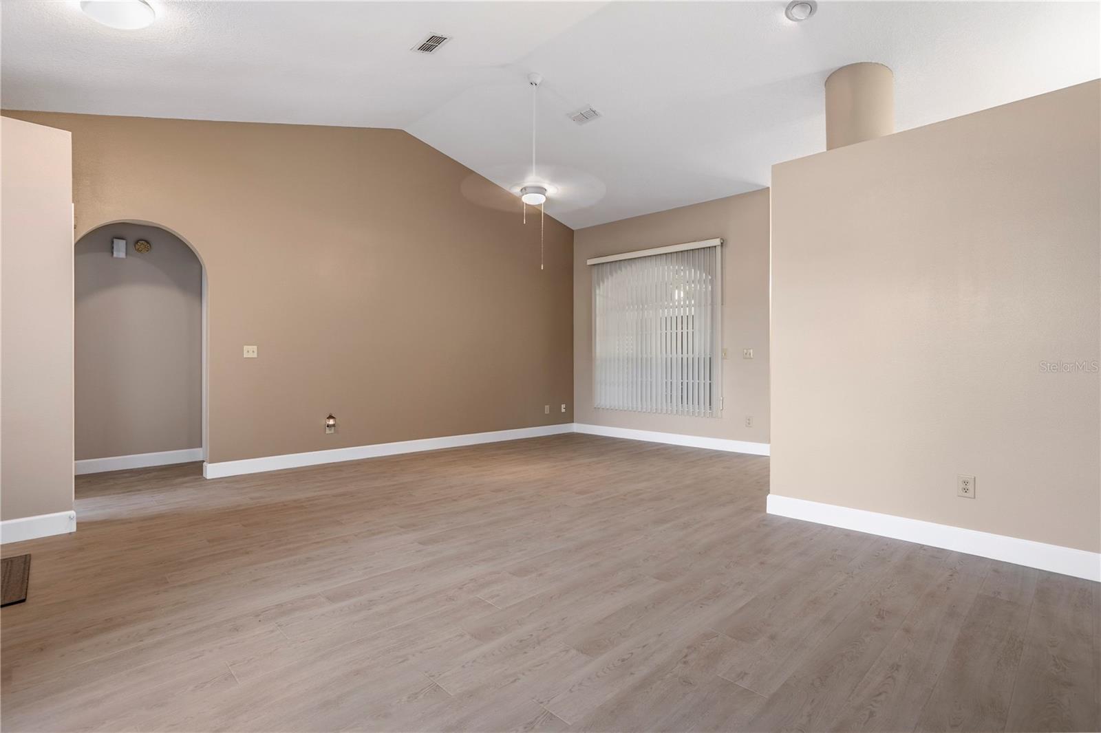 DELTONA LAKES UNIT 08 - Residential