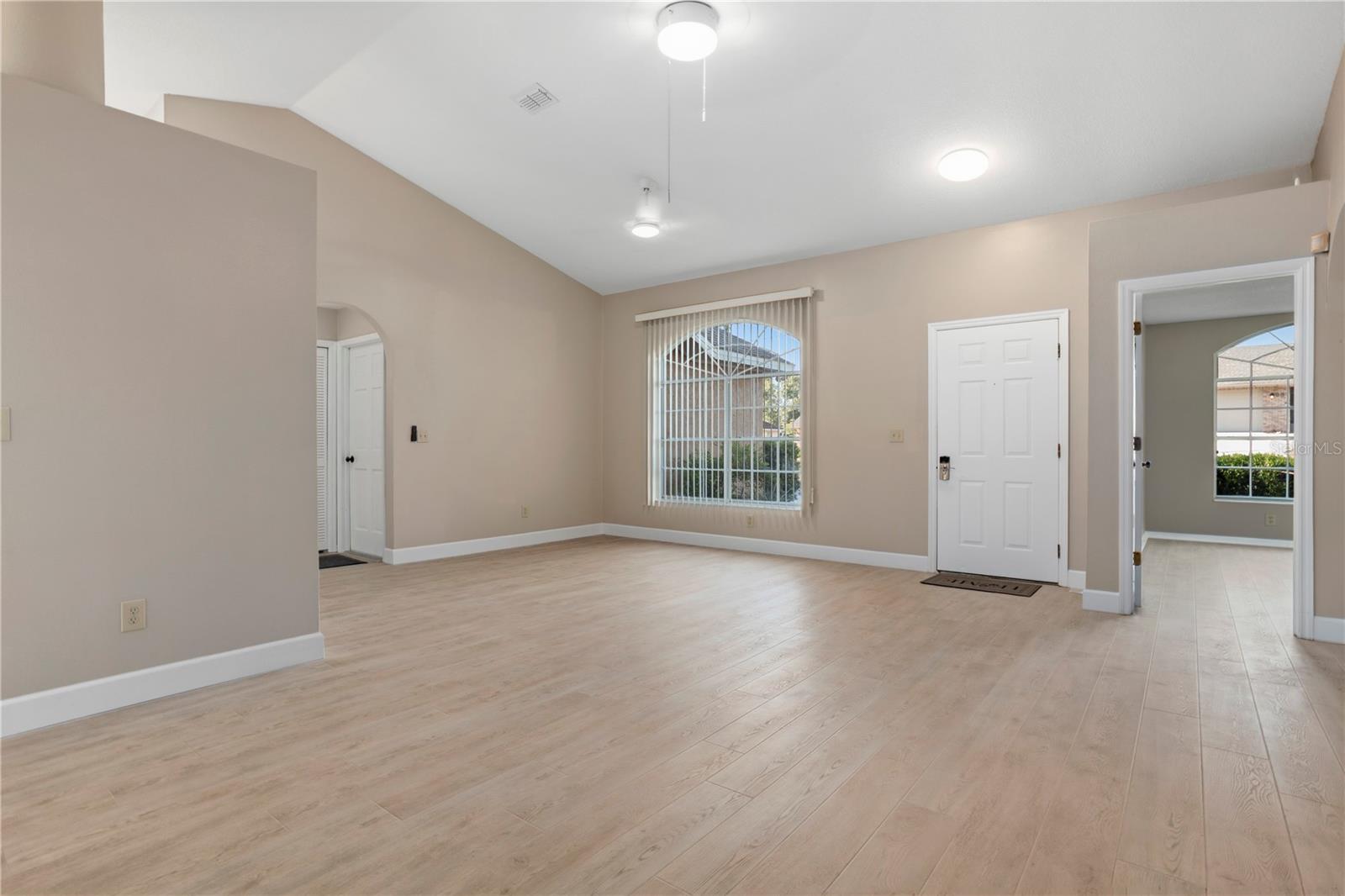 DELTONA LAKES UNIT 08 - Residential