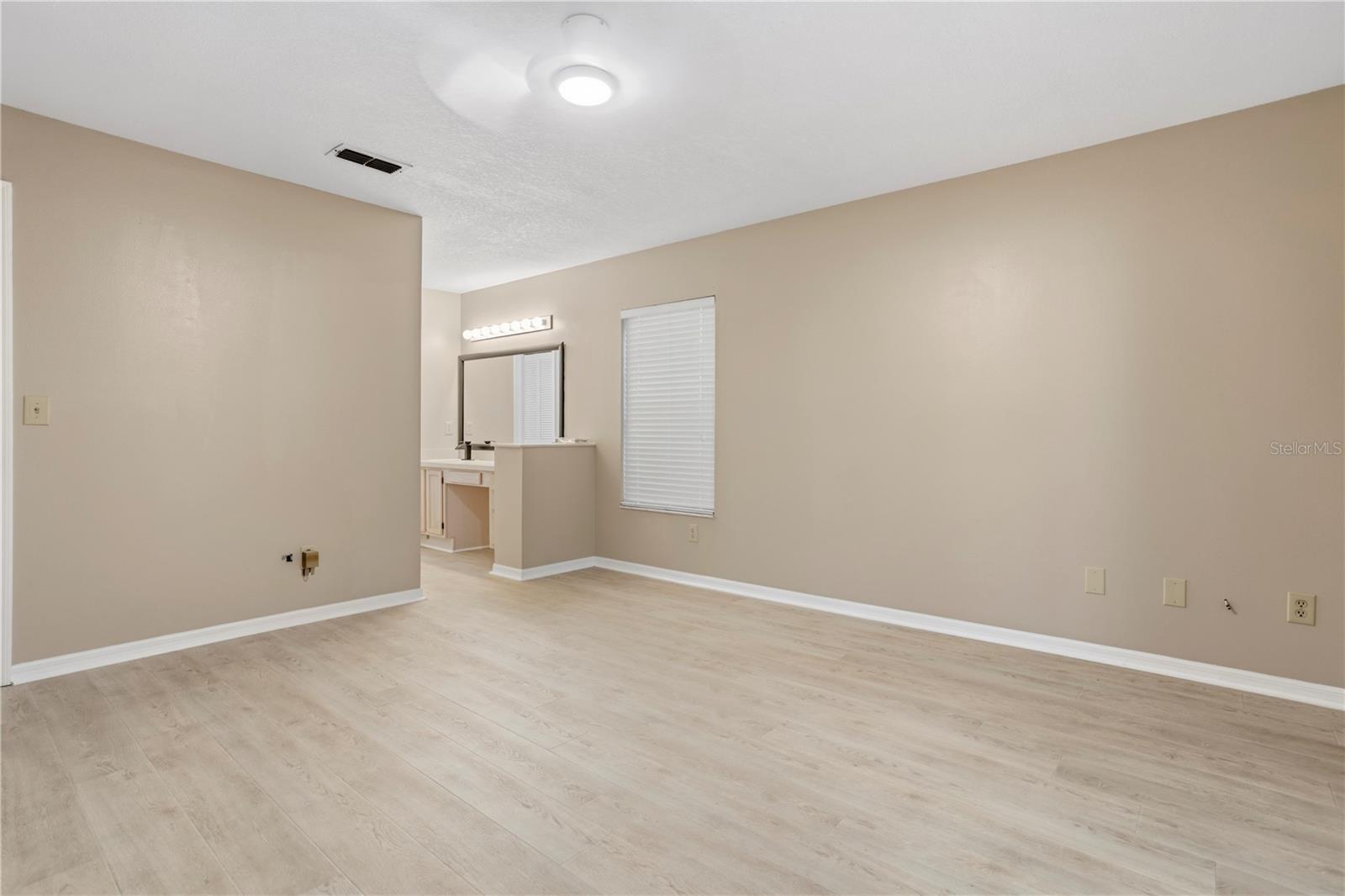DELTONA LAKES UNIT 08 - Residential