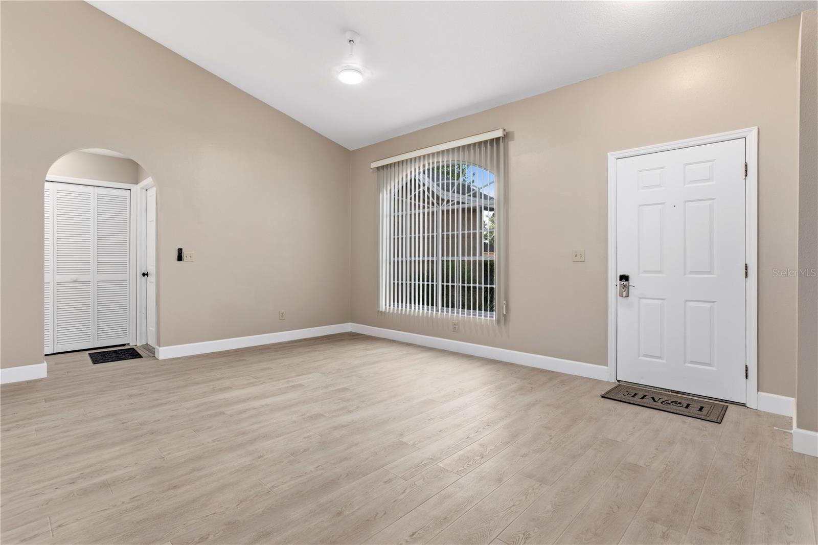 DELTONA LAKES UNIT 08 - Residential