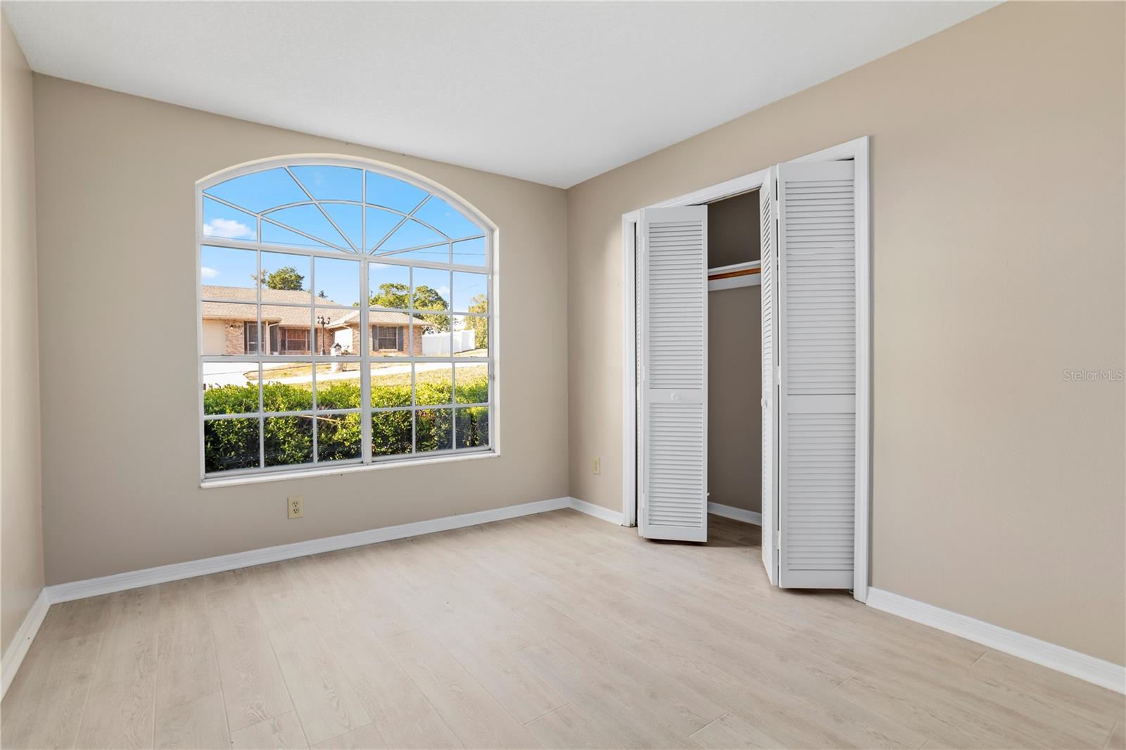 DELTONA LAKES UNIT 08 - Residential