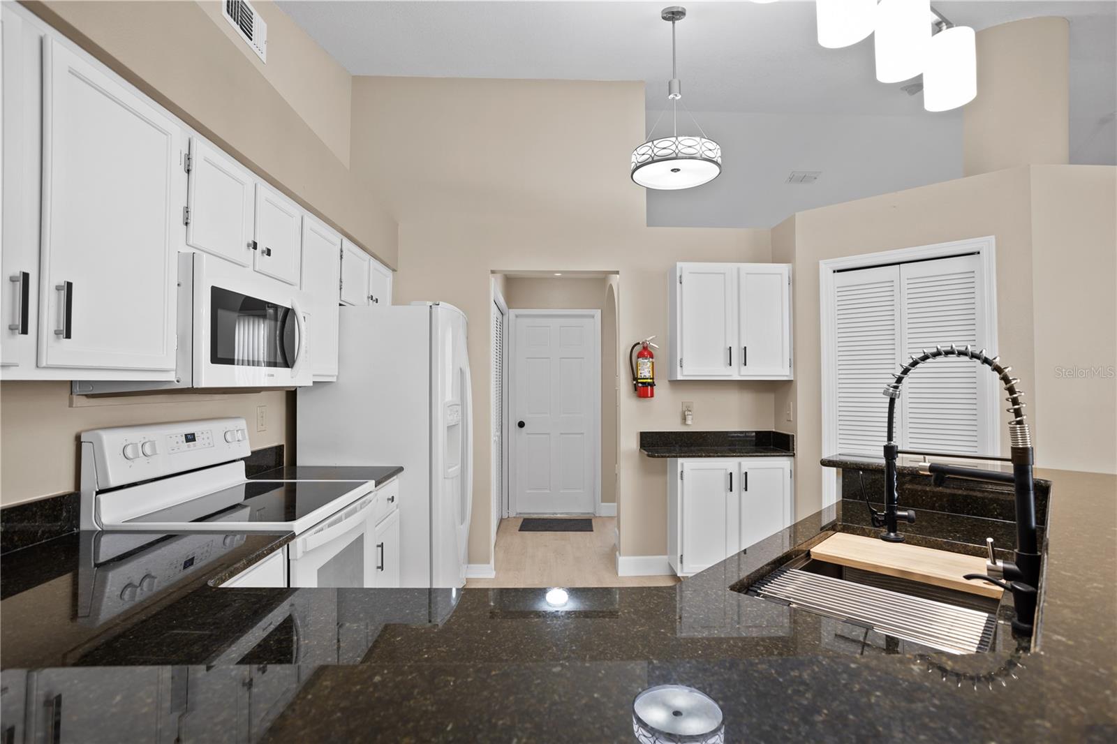 DELTONA LAKES UNIT 08 - Residential