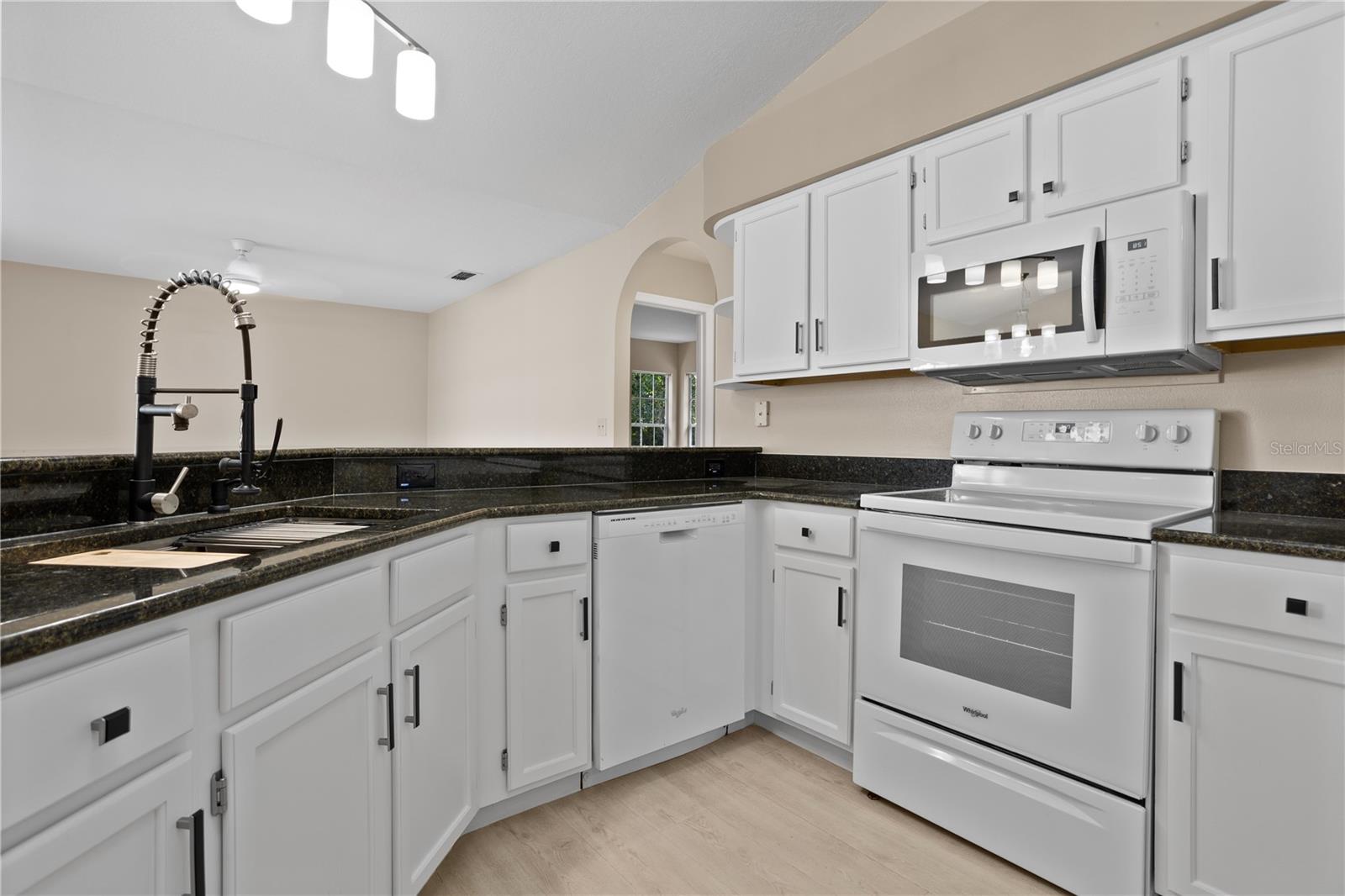 DELTONA LAKES UNIT 08 - Residential