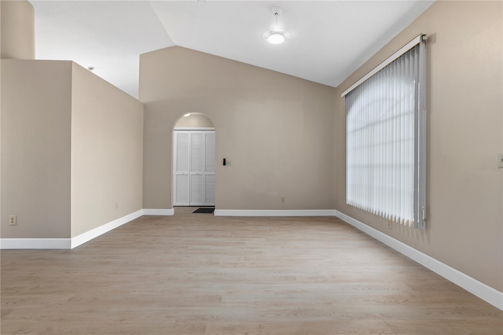 DELTONA LAKES UNIT 08 - Residential